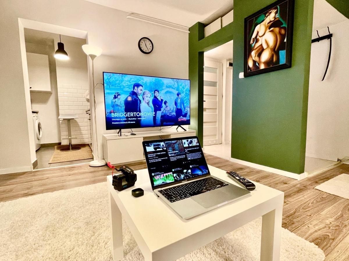 Holiday Metro Fast Wifi Tv'70 Netflix Hbo Appletv Warsaw Exterior photo