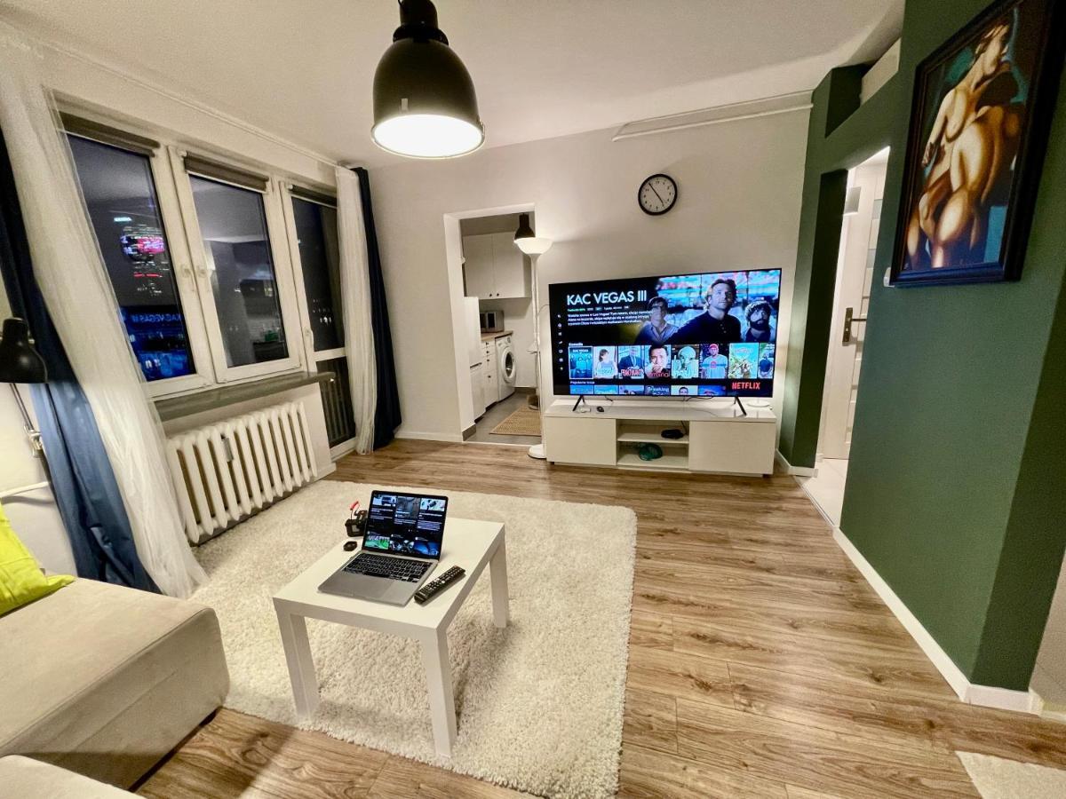 Holiday Metro Fast Wifi Tv'70 Netflix Hbo Appletv Warsaw Exterior photo