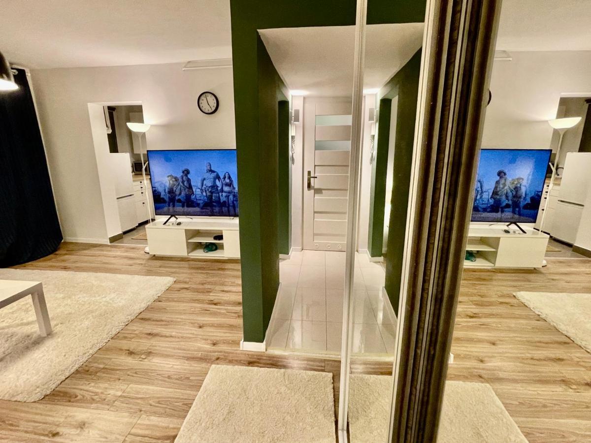 Holiday Metro Fast Wifi Tv'70 Netflix Hbo Appletv Warsaw Exterior photo