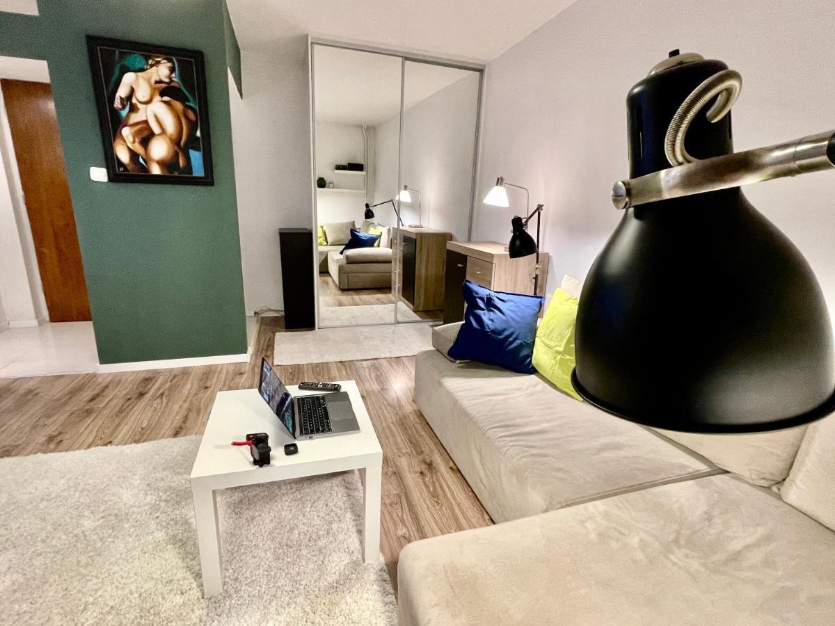 Holiday Metro Fast Wifi Tv'70 Netflix Hbo Appletv Warsaw Exterior photo