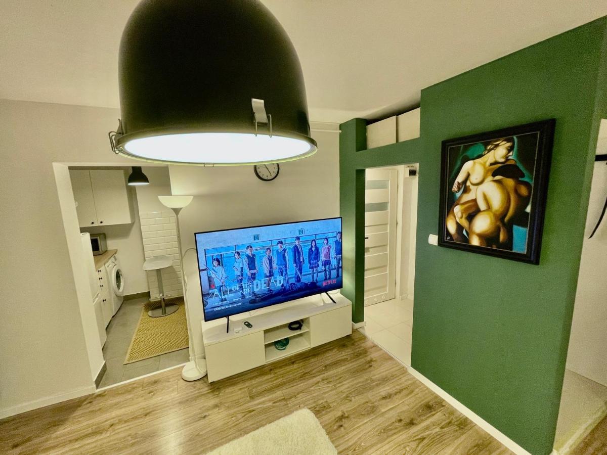 Holiday Metro Fast Wifi Tv'70 Netflix Hbo Appletv Warsaw Exterior photo
