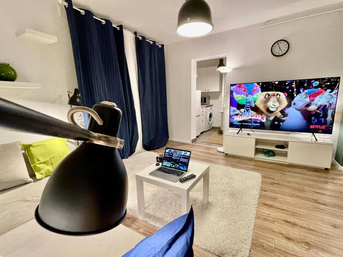 Holiday Metro Fast Wifi Tv'70 Netflix Hbo Appletv Warsaw Exterior photo