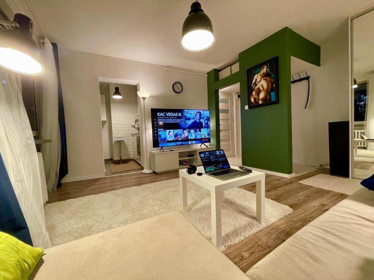 Holiday Metro Fast Wifi Tv'70 Netflix Hbo Appletv Warsaw Exterior photo