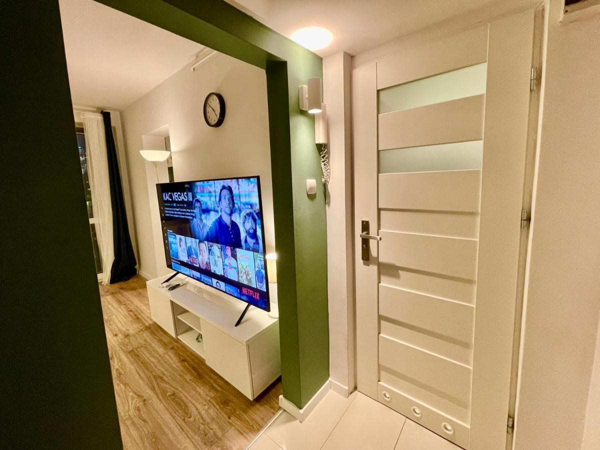 Holiday Metro Fast Wifi Tv'70 Netflix Hbo Appletv Warsaw Exterior photo